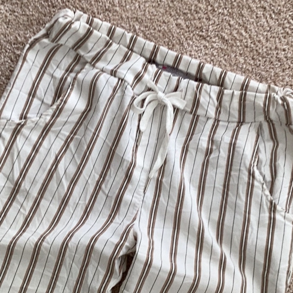 TINA STEPHENS Striped Capri Pants